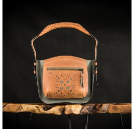 sac disponible en trois tailles dans les couleurs gris et gingembre fabriqué par ladybuq art 