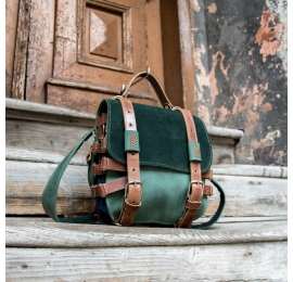Original oldschool leather backpack in green color with comortable pocket on the back and long strap