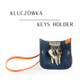 Leather key holder, elegant small key case with comfortable wristlet strap made by Ladybuq Art