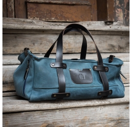 Skórzana torba podróżna w niebieskim kolorze wykonana ręcznie od Ladybuq Art