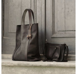 Sac style Kamila oversize en cuir naturel avec petit sac à main avec lanière à l'intérieur du cuir