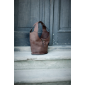 Handgemachte Tasche aus Naturleder im Oversize-Stil von Ladybuq Art Studio