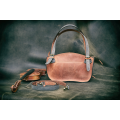 Kuferek-Tasche in der Ultimate Edition-Version aus strapazierfähigem Naturleder von Ladybuq Art mit zusätzlichem langen abnehmba