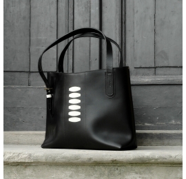 Oryginalna torba na lato Zuza 3 w kolorze Czarnym z Białymi akcentami wykonana z pięknej naturalnej skóry przez Ladybuq Art