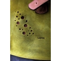 Lederhandtasche Alice vier Farben braun. Originelle und einzigartige handgefertigte Ladybuq Umhängetasche
