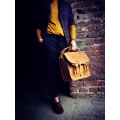 Messenger in Whiskeyfarbe handgefertigte Laptop-Bürotasche aus Naturleder von Ladybuq Art